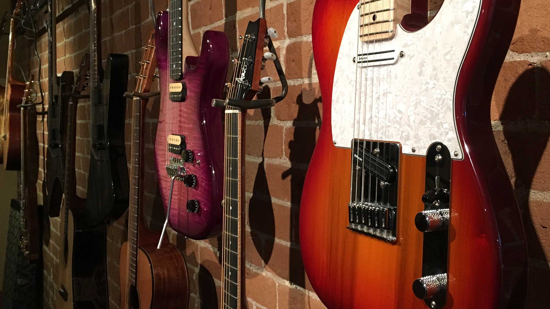 robertop-venn-gallery-guitars robertop venn gallery guitars Course Details