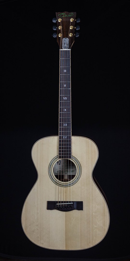 roberto venn student guitar Acoustic Bryan front04 Spring 2021